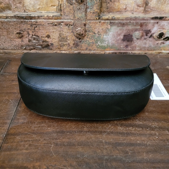 NWT black purse with shoulder strap - Picture 4 of 9